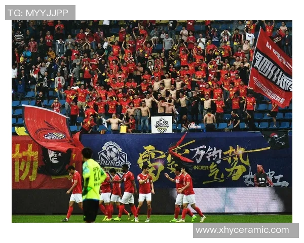 意甲激战：那不勒斯与利物浦战成平局补时进球点燃全场激情