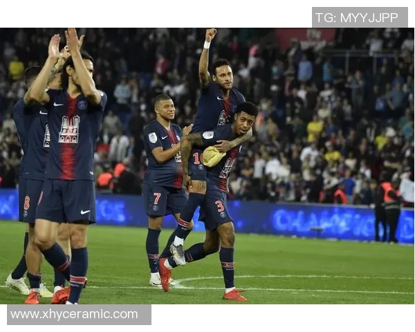 德甲激战莱比锡大胜巴黎圣日耳曼帽子戏法点燃全场激情 德甲激战莱比锡大胜巴黎圣日耳曼帽子戏法点燃全场激情