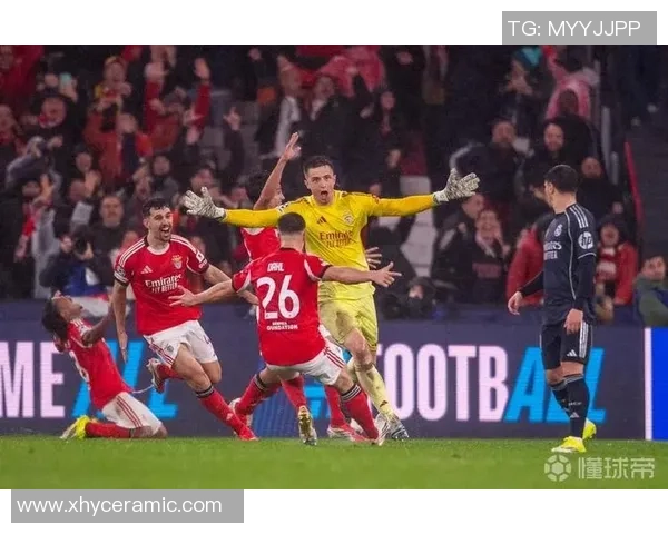 德甲精彩对决本菲卡大胜那不勒斯补时进球引发争议判罚全场沸腾 德甲精彩对决本菲卡大胜那不勒斯补时进球引发争议判罚全场沸腾