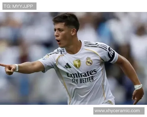 西甲激战皇马逆转里昂点球争议引发全场热议