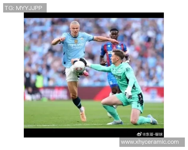 友谊赛曼城与里昂激战成平局红牌事件引发全场热议与转会传闻